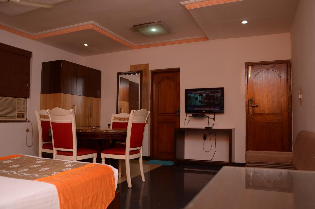 Hotel Rahul Deluxe Nagpur Zewnętrze zdjęcie