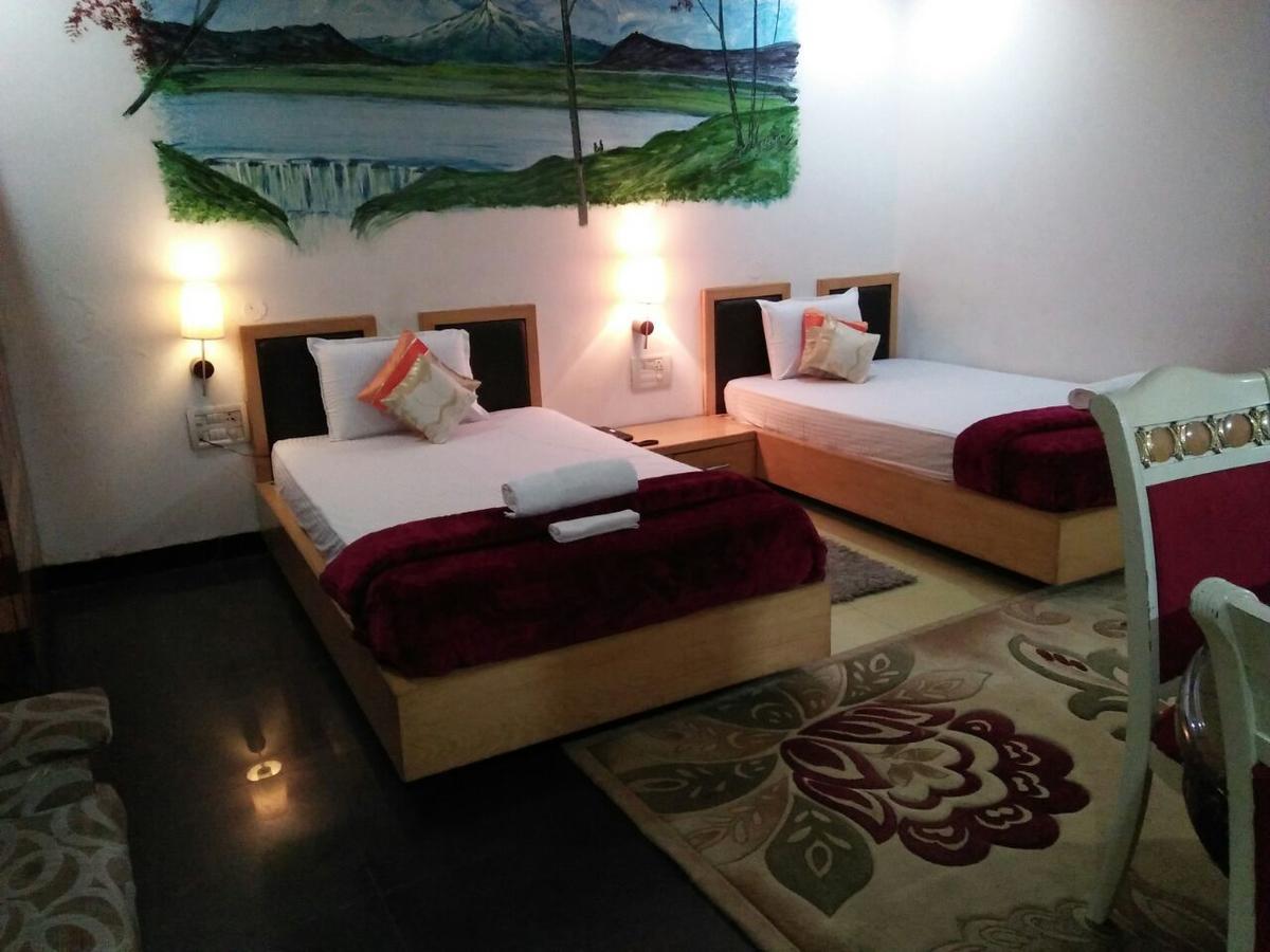 Hotel Rahul Deluxe Nagpur Zewnętrze zdjęcie