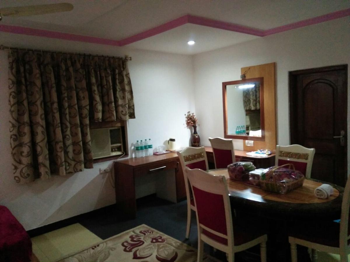 Hotel Rahul Deluxe Nagpur Zewnętrze zdjęcie